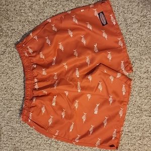 Vineyard Vines Mens Chappy mesh line swim trunks with skeleton fish bones